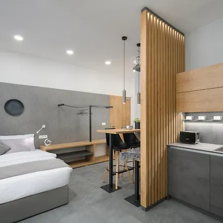 Emona - - Free Parking 4*
