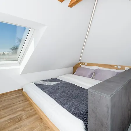 Aparthotel Emona - - Free Parking