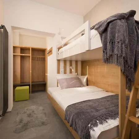 Emona - - Free Parking Apartahotel 4*