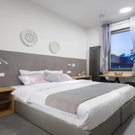 Emona - - Free Parking 4* Laibach