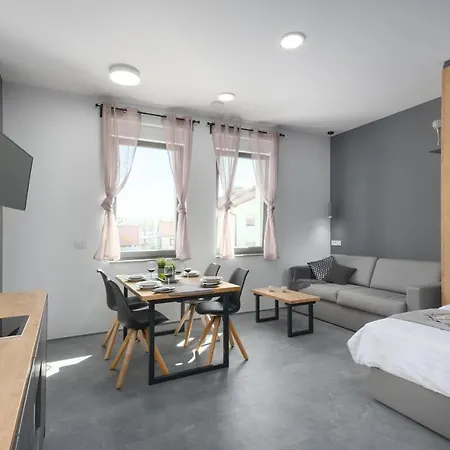 Emona - - Free Parking Aparthotel 4*