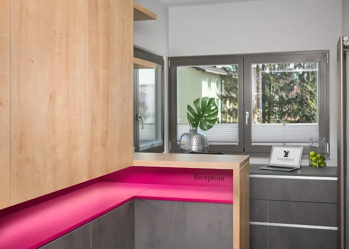 Apart Otel Emona - - Free Parking