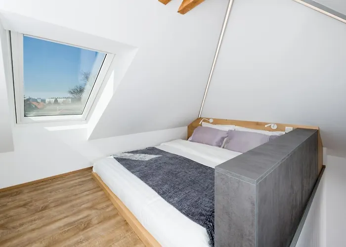 Apart Otel Emona - - Free Parking