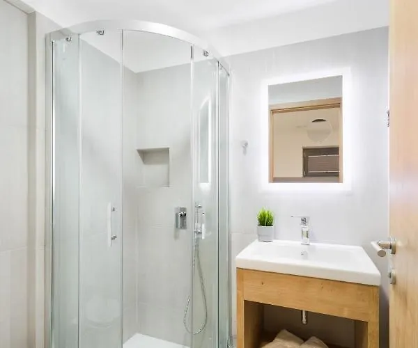 Emona - - Free Parking