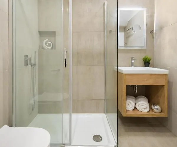 Apart Otel Emona - - Free Parking