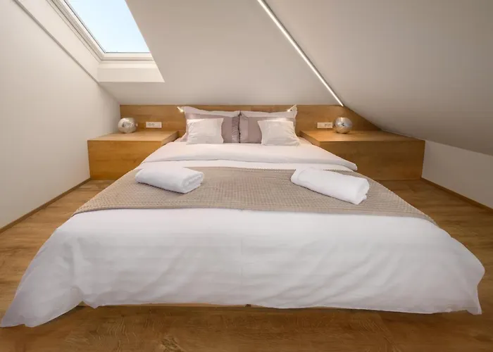 Aparthotel Emona - - Free Parking 4*