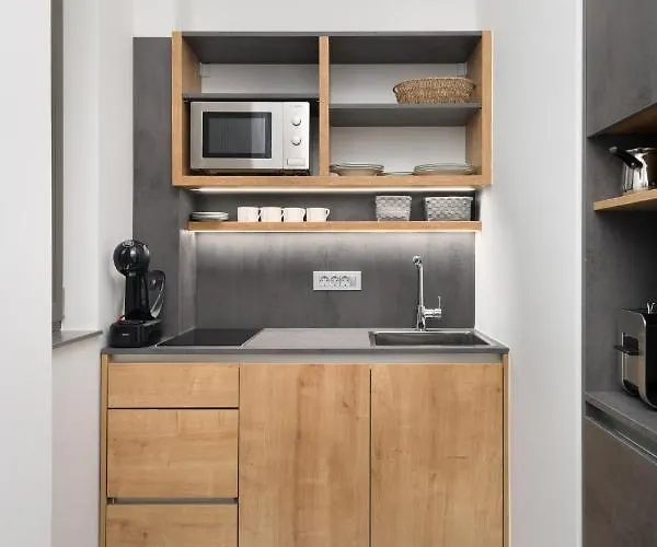 Emona - - Free Parking Apart Otel