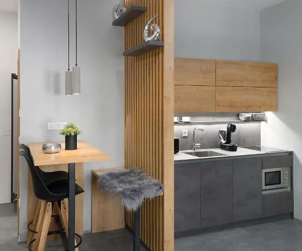 Emona - - Free Parking Apart Otel 4*