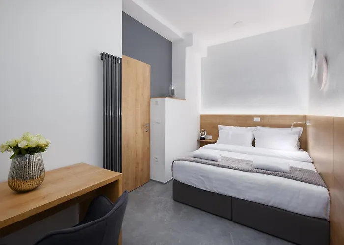 Emona - - Free Parking Aparthotel Ljubljana