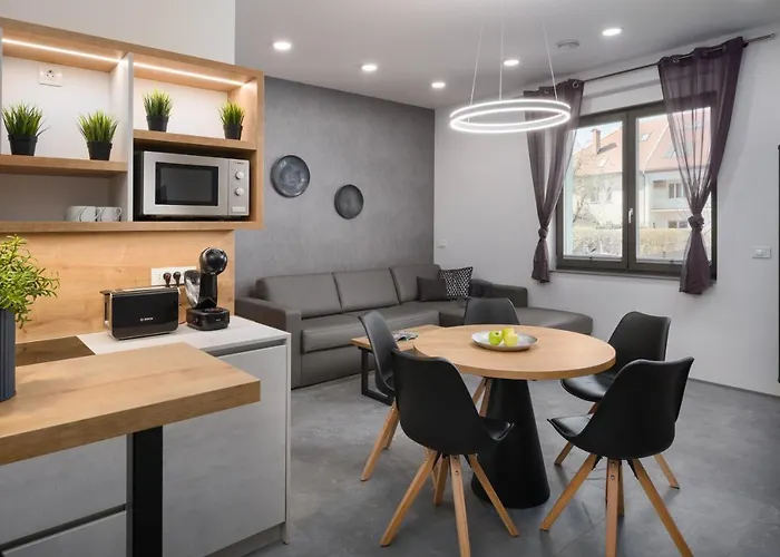 Emona - - Free Parking Apart Otel