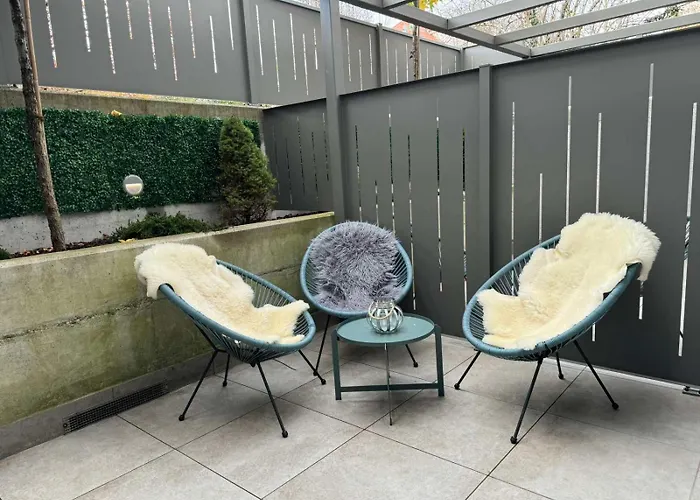 מלון דירות Emona - - Free Parking