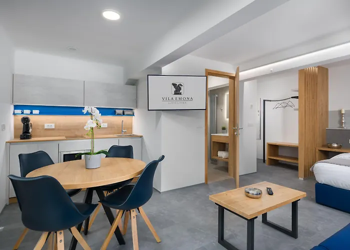 Emona - - Free Parking