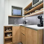 Apartmanhotel Emona - - Free Parking