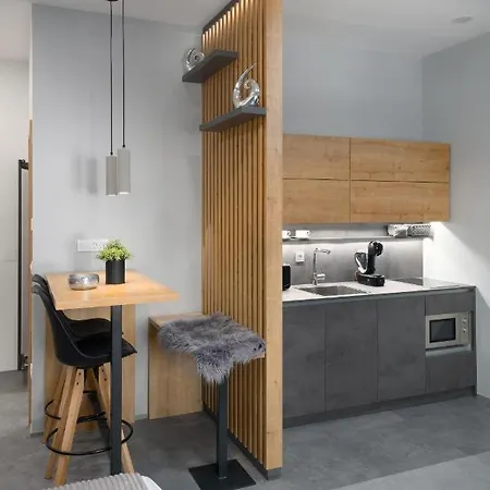 Emona - - Free Parking Apartmanhotel 4*