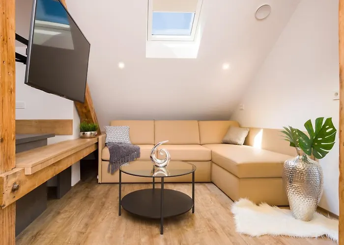 Appart hôtel Emona - - Free Parking 4*