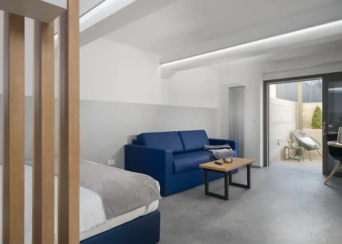 Emona - - Free Parking